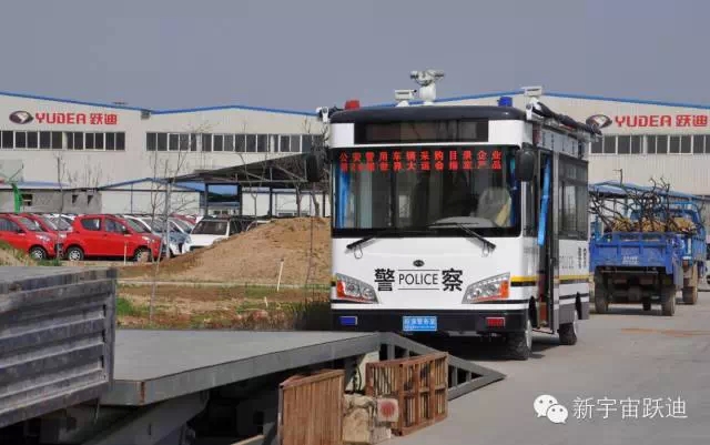 沐鸣2移动警务室发车浙江临安-维护治安秩序、利民利警。