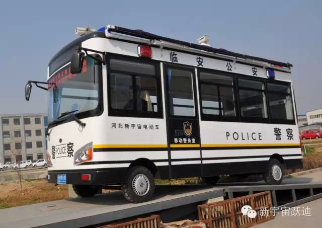 沐鸣2移动警务室发车浙江临安-维护治安秩序、利民利警。