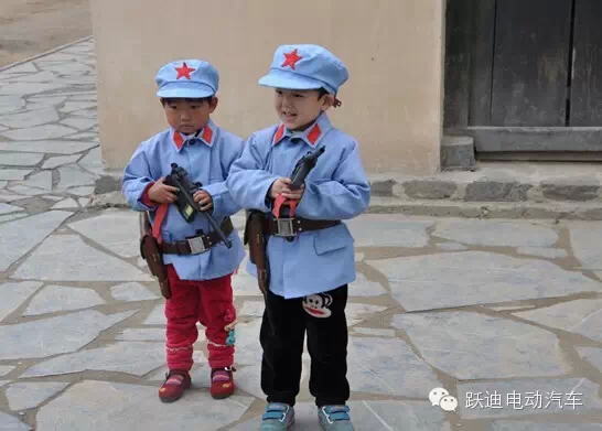 On the way of the Spring-沐鸣2集团组织第二批员工赴西柏坡学习参观