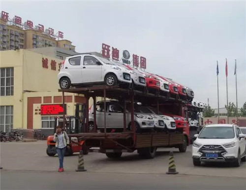 电动轿车