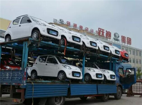 电动轿车