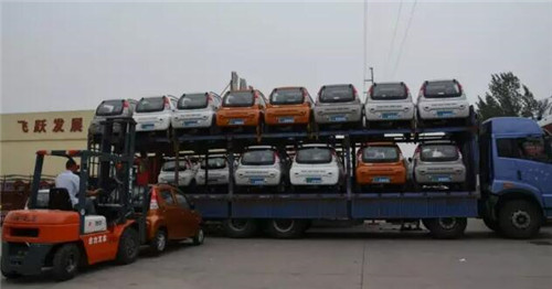电动轿车