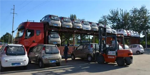 电动轿车