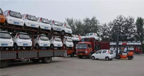 电动轿车