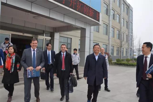 乌拉圭驻华大使费尔南多·卢格里斯一行到沐鸣2集团参观考察