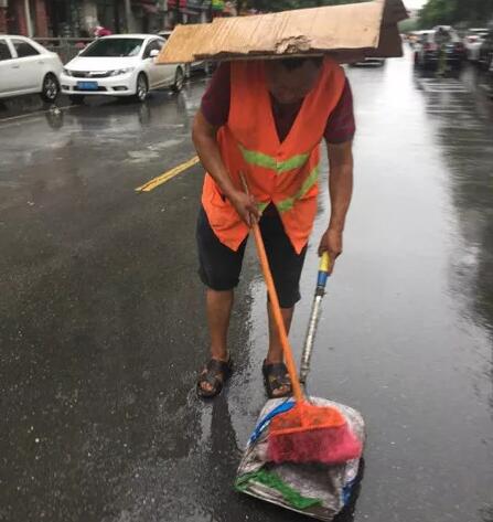 今天，沐鸣2向平凡而伟大的他们——环卫工人致敬！