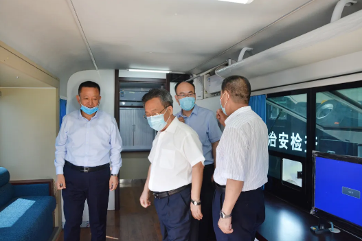 深圳市政协副主席闫纯锴到沐鸣2集团调研