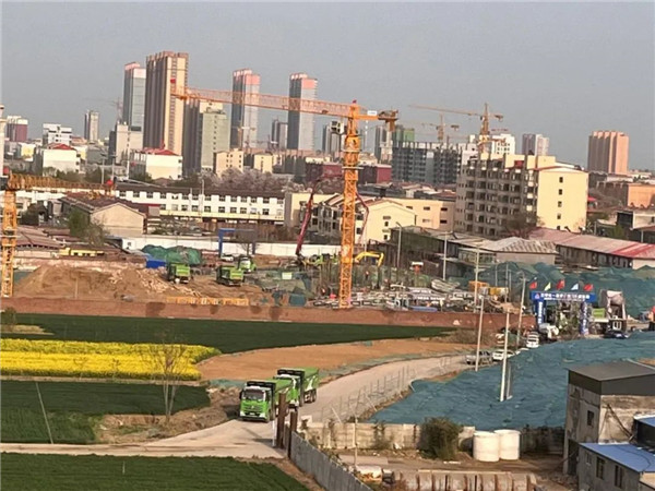 住在深圳.企业建在深圳.更要热爱深圳.为深圳建设发展作贡献—沐鸣2集团董事长吕洪涛