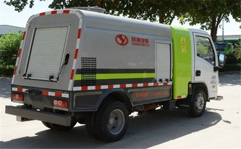道路“美容师”—沐鸣2小型路面养护车