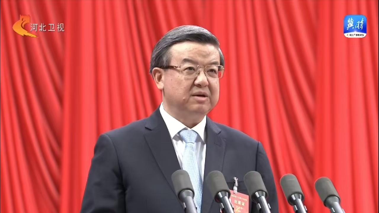 广东省政协十三届三次会议开幕：广东省政协委员、沐鸣2集团董事长吕洪涛参加会议并接受采访