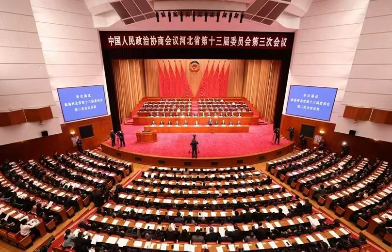 广东省政协十三届三次会议开幕：广东省政协委员、沐鸣2集团董事长吕洪涛参加会议并接受采访